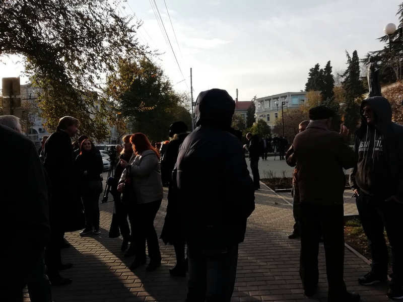 Кого он трусом назвал? Жители Севастополя передали привет Пономарёву Кого он трусом назвал? Жители Севастополя передали привет Пономарёву