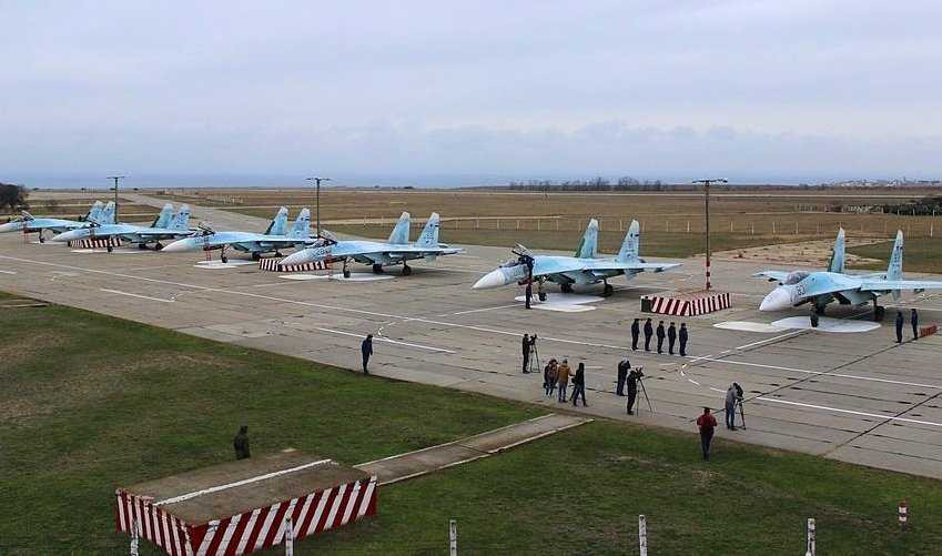 На новую взлётную полосу «Бельбека» опустился первый самолет На новую взлётную полосу «Бельбека» опустился первый самолет