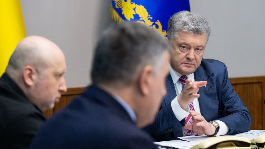 Порошенко было необходимо военное положение Порошенко было необходимо военное положение