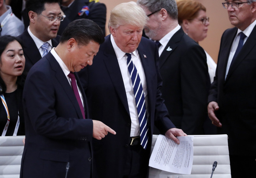 Трамп согласился не поднимать пошлины против Китая с 1 января Трамп согласился не поднимать пошлины против Китая с 1 января