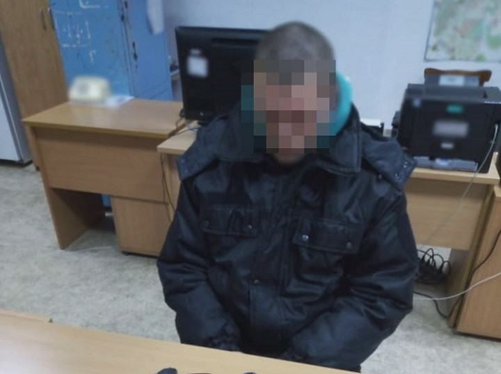 С «корочкой» и «стволами»: в Крыму пойман лжесотрудник ФСБ С «корочкой» и «стволами»: в Крыму пойман лжесотрудник ФСБ
