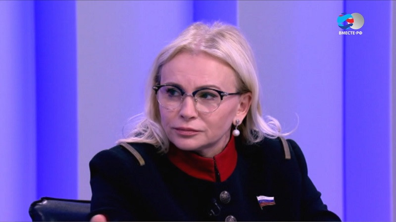 Соцсети задели честь «мундира» сенатора из Крыма Соцсети задели честь «мундира» сенатора из Крыма