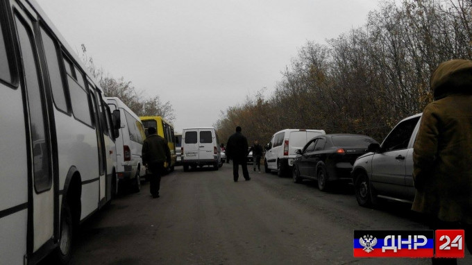 Украина закрыла КППВ «Горловка-Майорск» оставив людей в нейтральной зоне Украина закрыла КППВ «Горловка-Майорск» оставив людей в нейтральной зоне