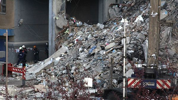 В Магнитогорске из-под завалов извлекли тела 14 погибших В Магнитогорске из-под завалов извлекли тела 14 погибших