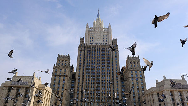 Токио отказался комментировать вызов своего посла в МИД России Токио отказался комментировать вызов своего посла в МИД России