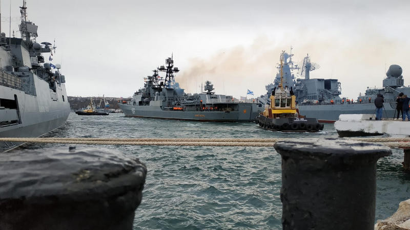 Борец с пиратами зашёл в порт Севастополя Борец с пиратами зашёл в порт Севастополя