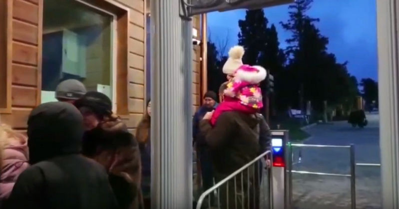 ForPost - Новости : Рождественский инцидент в Херсонесе был снят на видео