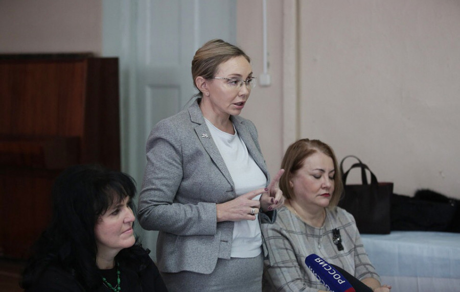 Чиновница, посоветовавшая помыть полы в больнице Струнина, проведет там генеральную уборку Чиновница, посоветовавшая помыть полы в больнице Струнина, проведет там генеральную уборку