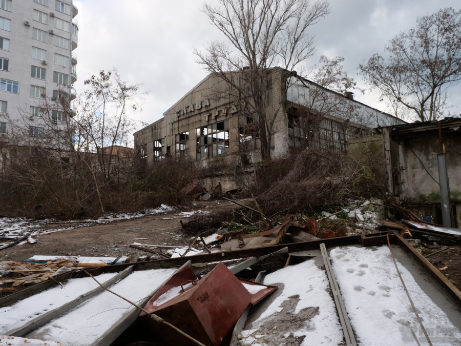 ForPost - Новости : Бывший военный завод в Севастополе сровняли с землей