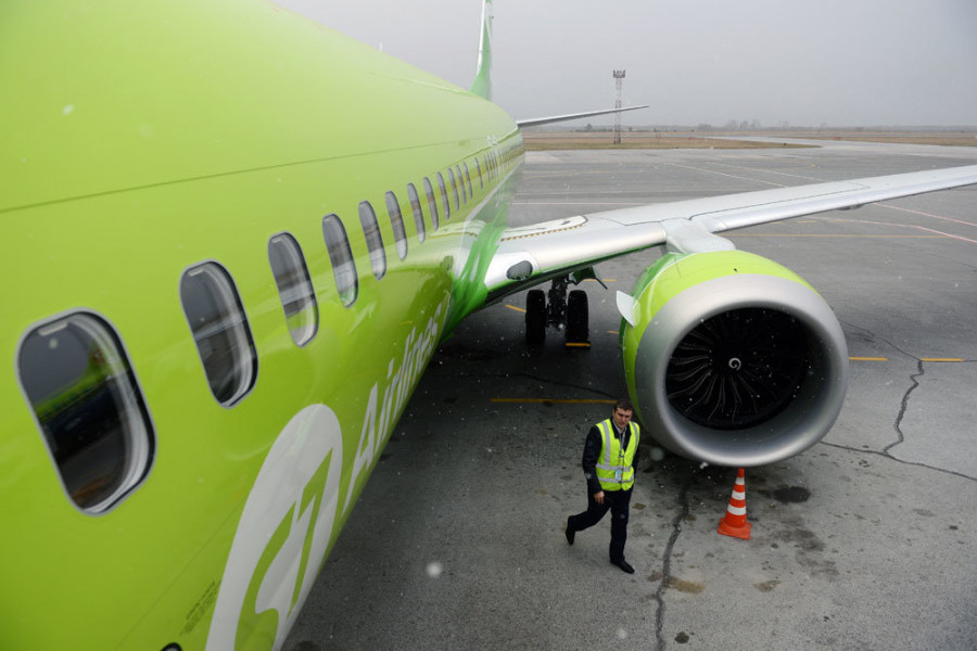 ForPost - Новости : Boeing 737 идет на стоянку 