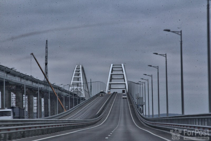 ForPost - Новости : На Крымском мосту летом ограничат движение грузовиков