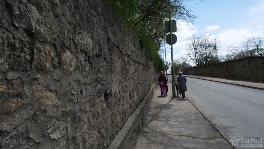 ForPost - Новости : В Севастополе может рухнуть ещё одна подпорная стена