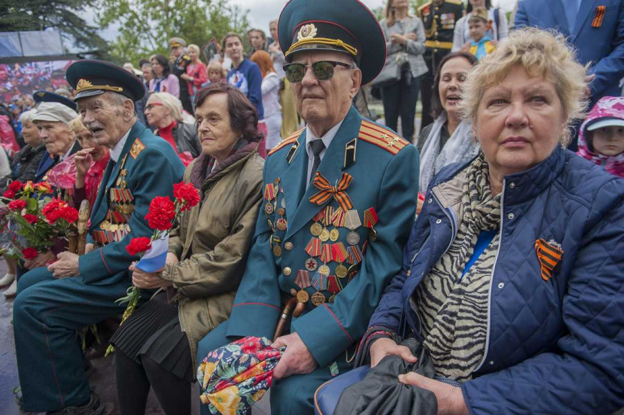 ForPost - Новости : В Севастополе возникла путаница с пригласительными для ветеранов парад Победы