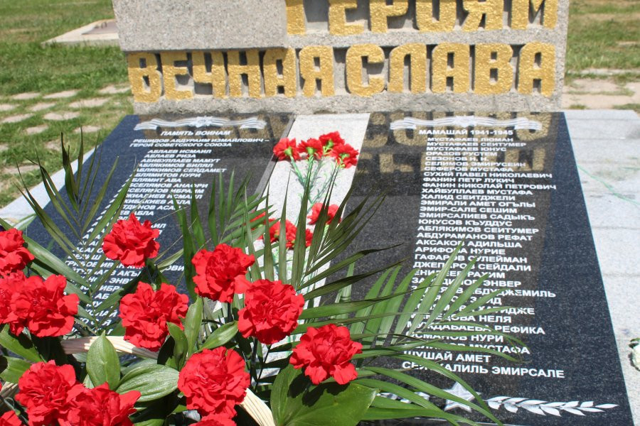 ForPost - Новости : Разбитый вандалами памятник в Севастополе восстановлен 