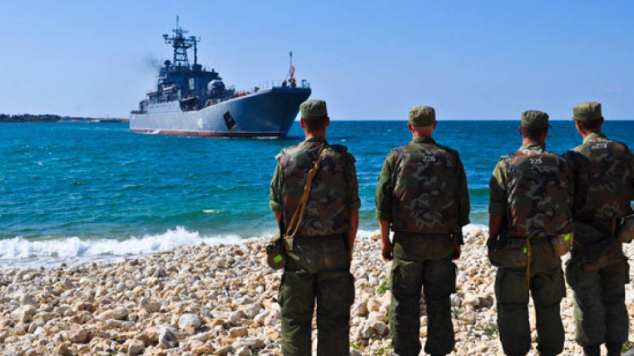 ForPost - Новости : Севастопольцы не хотят отдавать берег моря военным 