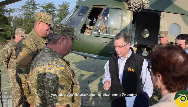 ForPost - Новости : Курт Волкер: Украине пора начать покупать оружие и военную технику у США