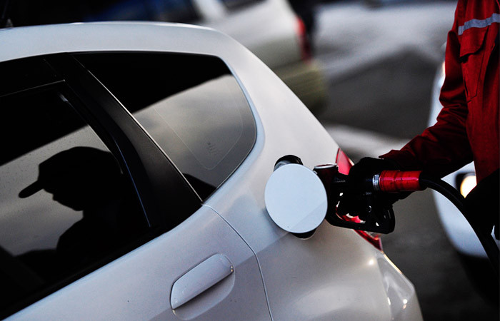ForPost - Новости : "Ведомости" сообщили о решении не продлевать соглашение о контроле за ценами на бензин