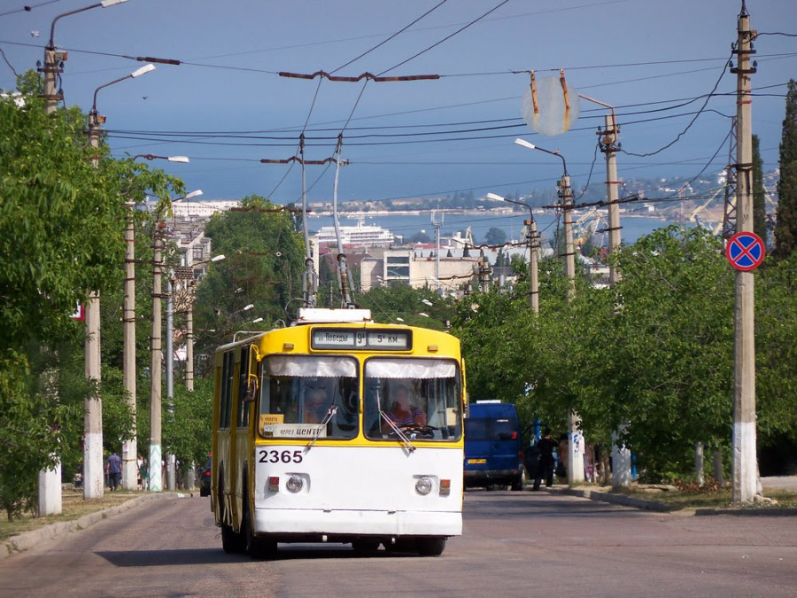 ForPost - Новости : Аварийные опоры контактной сети троллейбусов достали прокуроров Севастополя