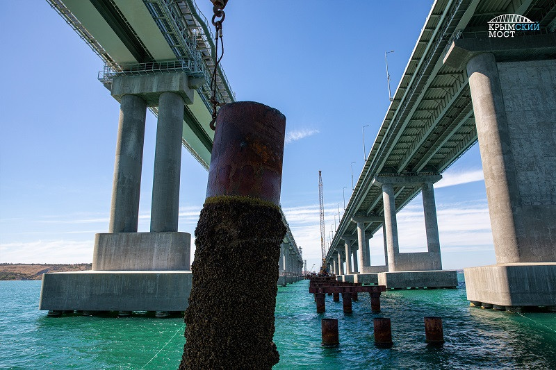 ForPost - Новости : Финишная прямая: «строительные леса» Крымскому мосту больше не нужны