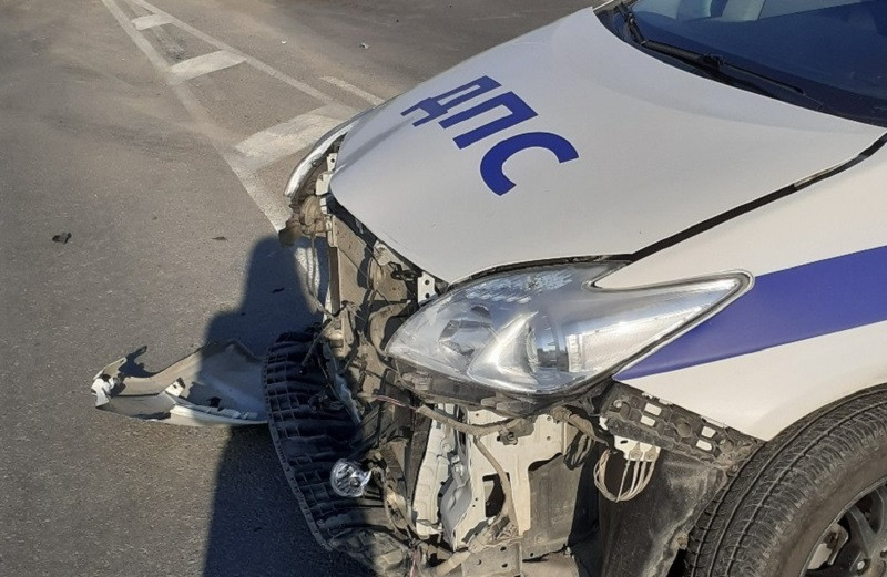 ForPost - Новости : В Феодосии наряд ДПС погнался за нарушителем и попал в аварию 