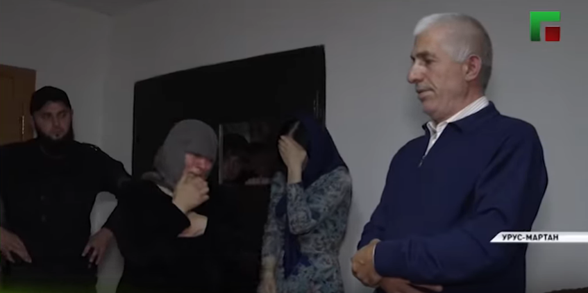 ForPost - Новости : Власти Чечни поймали «колдунов» и заставили их каяться на ТВ