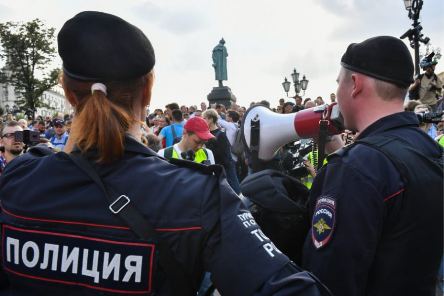 ForPost - Новости : Полиции разрешили объявлять россиянам предостережения