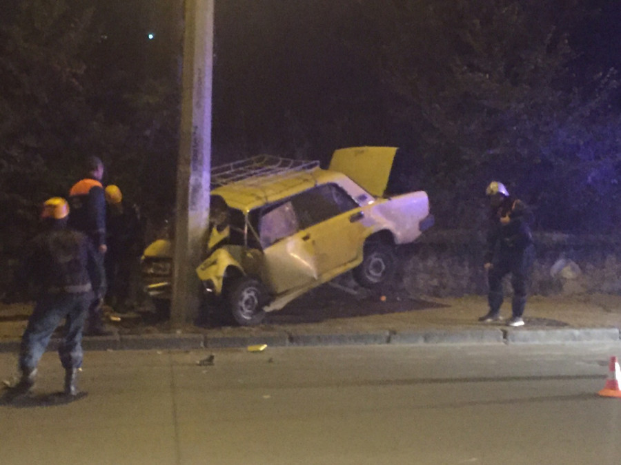 ForPost - Новости : Ночное ДТП в Севастополе закончилось гибелью водителя