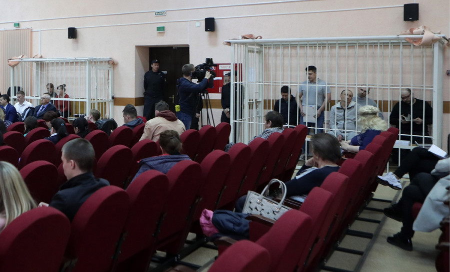 ForPost - Новости : Свидетель по делу «Зимней вишни» рассказал о заперших кинозал и ушедших в сауну билетершах