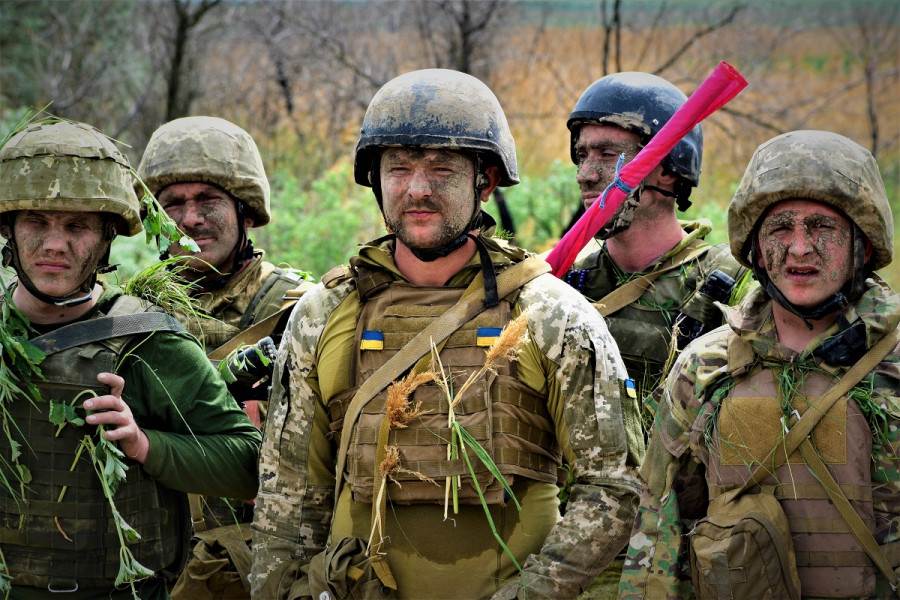 ForPost - Новости : Украинским воякам в Донбассе нужно отказать в российских деньгах