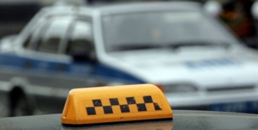 ForPost - Новости : Пассажир такси устроил поножовщину, а потом запел, сдаваясь полиции