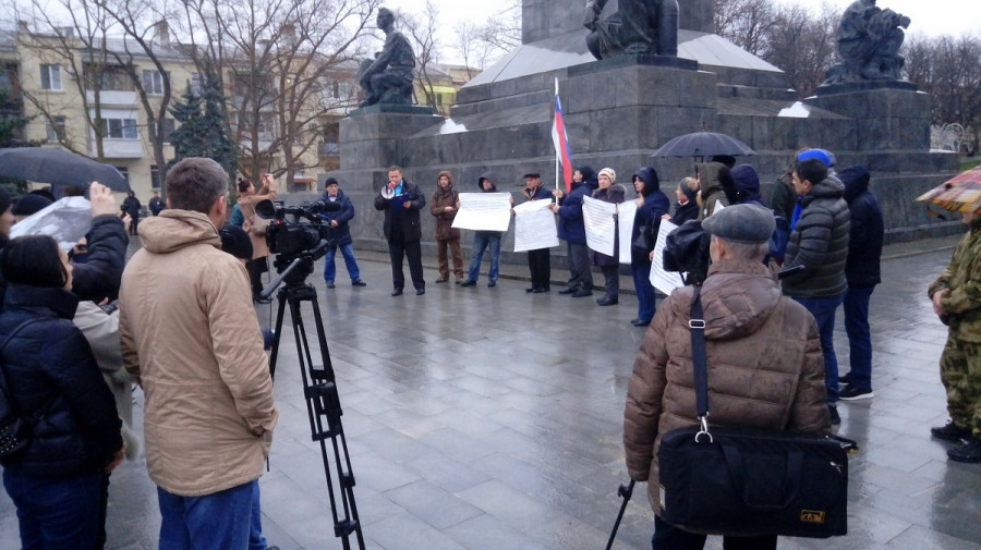 ForPost - Новости : В Севастополе митингуют против химатаки и просят установить «роль Лебедева» 