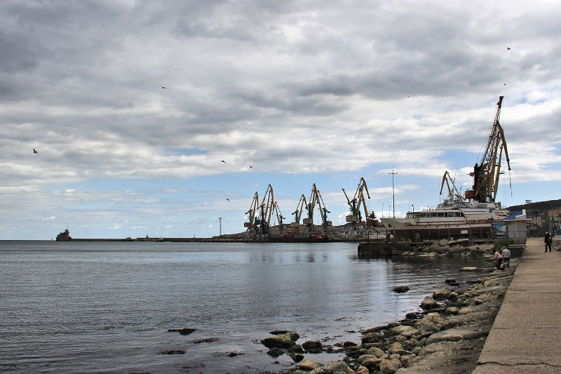 Керченский торговый порт. Керченский морской торговый порт. Портовое фото. Портовое море Крым фото. Агент Крым морпорт.