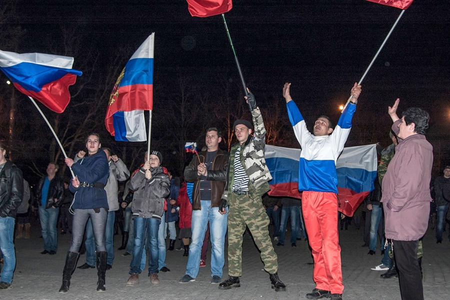 Мобильная версия русской весны. Лидеры русской весны. Хроника Крымской весны. Русская Весна 2014 картинки. Хроники Крымской весны 1 марта.