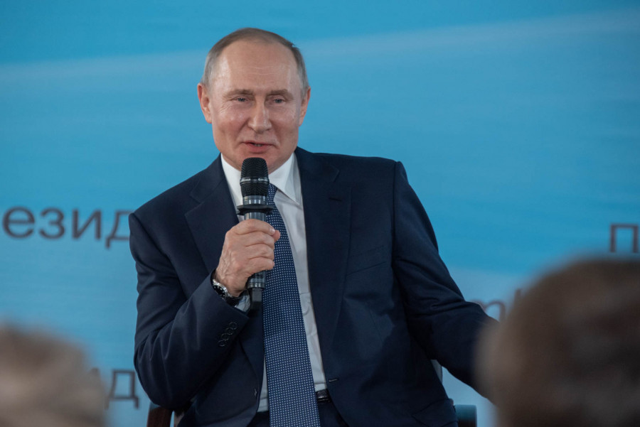 ForPost - Новости : В Севастополе Владимира Путина попросили сохранить ставриду и кильку в народном меню 