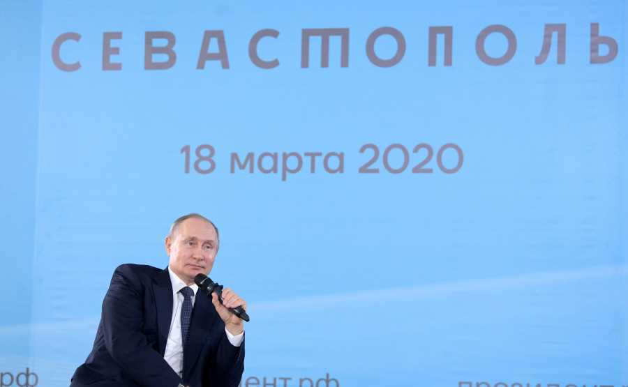 ForPost - Новости : Путин запретил иностранцам владеть землёй в Севастополе