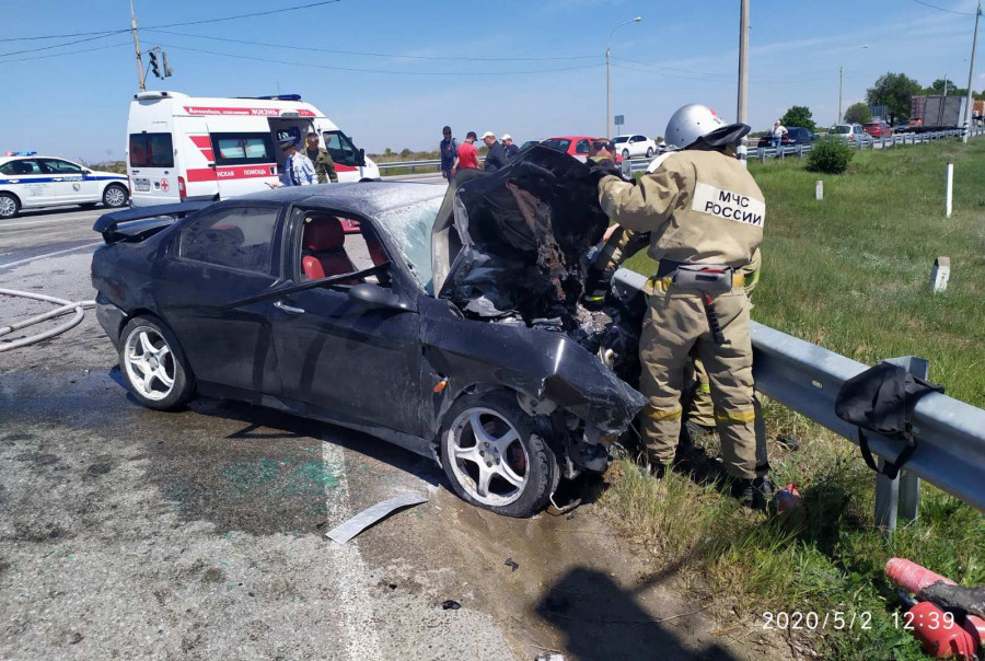 ForPost - Новости : В Севастополе в ДТП погиб один из четверых заблокированных в машинах 