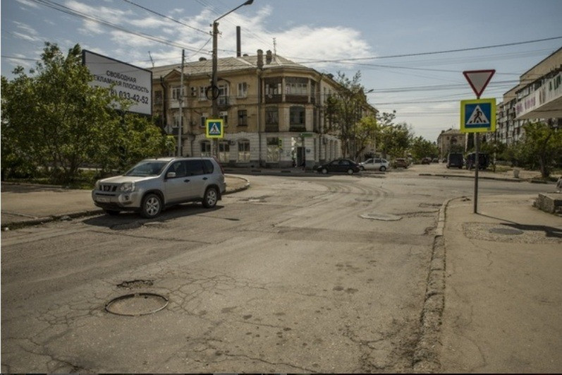 ForPost - Новости : На площадь Ластовую в Севастополе обещают подвезти новый асфальт