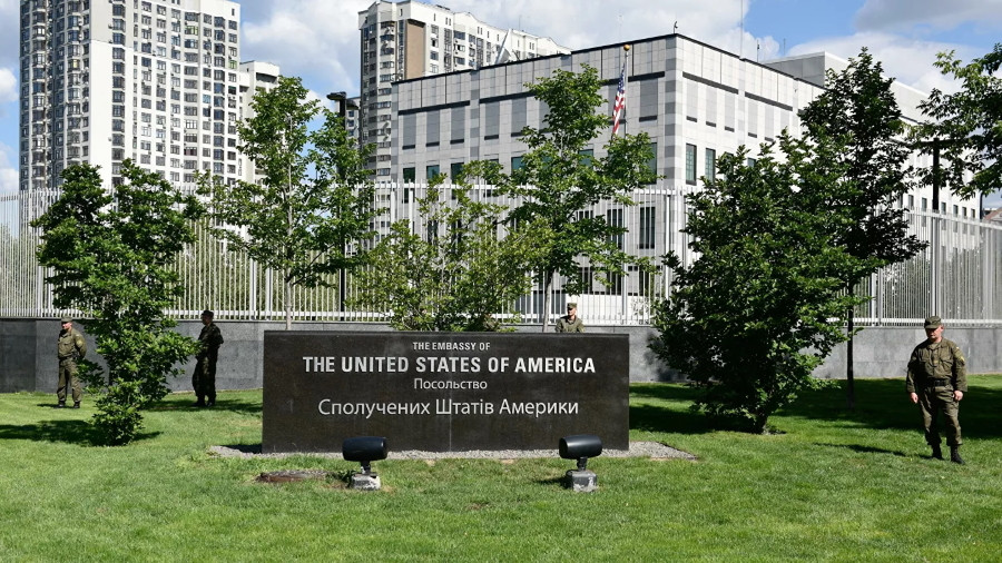 ForPost - Новости : Посольство США в Киеве исключило покупку Украиной российской вакцины