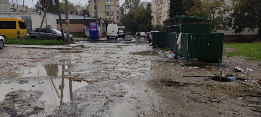 ForPost - Новости : Утопившие город в мусоре будут убирать Севастополь ещё год 