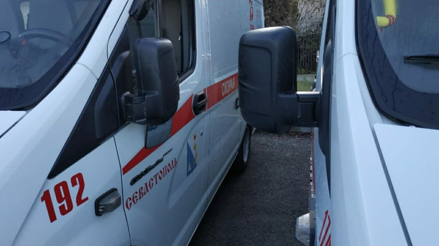 ForPost - Новости : Неизвестный пытался сжечь машины скорой помощи в Севастополе