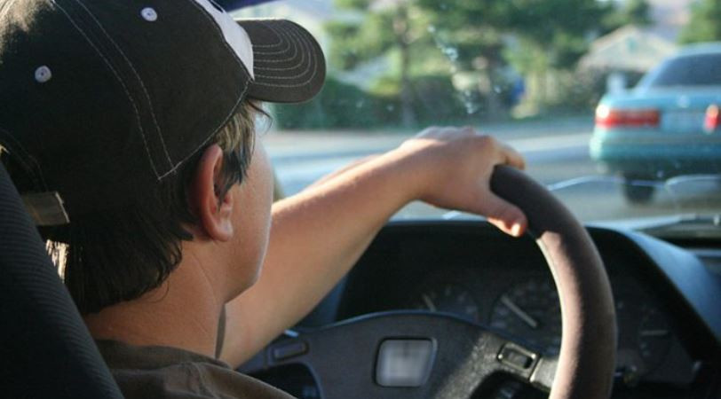 ForPost - Новости : Стоит ли разрешать управлять авто с 17 лет?