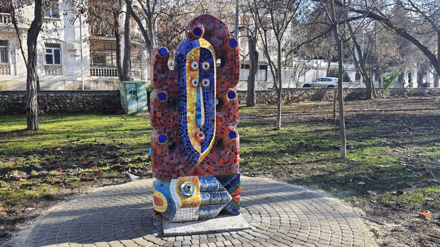 ForPost - Новости : Власти Севастополя выкупили скульптуру Яковлева «Спрут» для детского парка