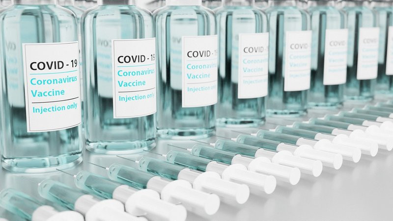 ForPost - Новости : Назван предельный возраст для прививки от коронавируса