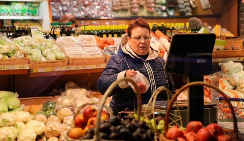 ForPost - Новости : В Минпромторге придумали кормить россиян деньгами