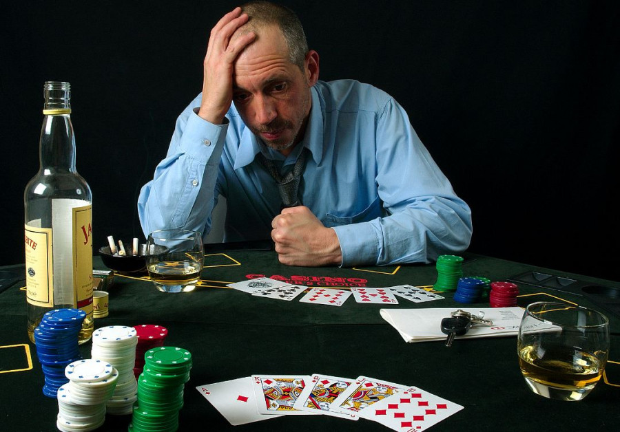 Проиграл все деньги в казино онлайн выпуск столото 1 января 2022