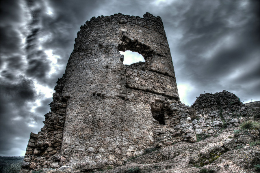 ForPost - Новости : Черные археологи добрались до крепости Чембало в Севастополе 