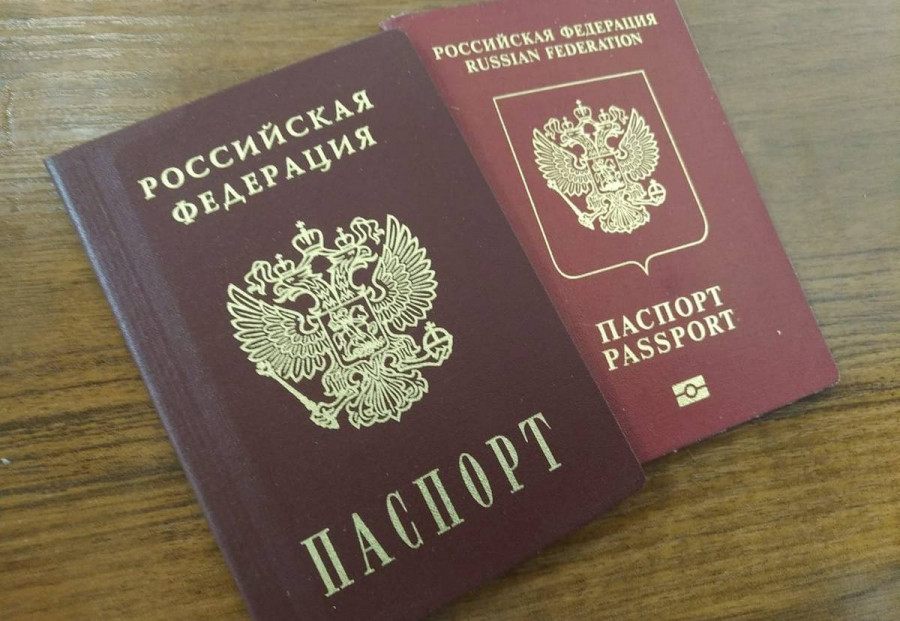 ForPost - Новости : Севастопольским чиновникам пока разрешат оставаться «украинцами»