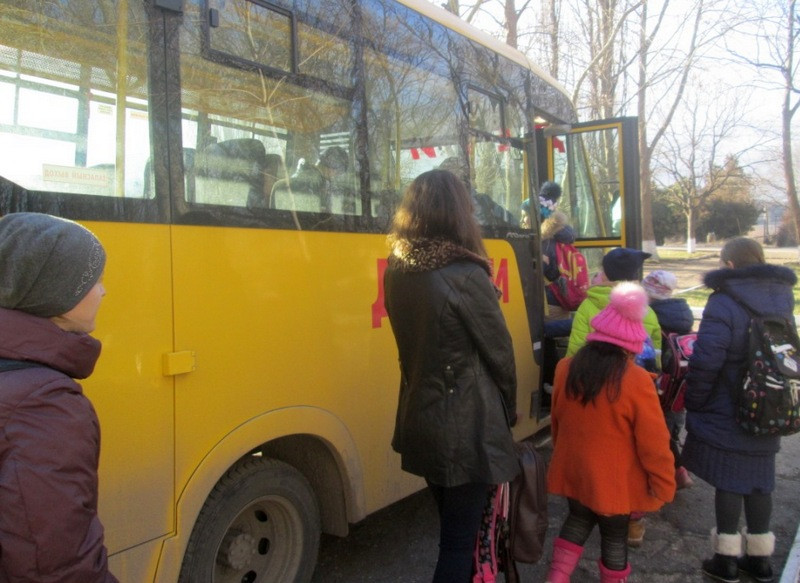 ForPost - Новости : На востоке Крыма школьники после занятий вынуждены ездить на такси