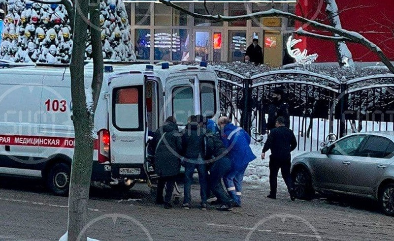ForPost - Новости : Мужчина расстрелял людей в МФЦ, отказавшись надеть маску. Видео