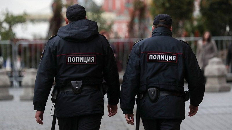 ForPost - Новости : Принят закон, разрешающий полицейским вскрывать машины и проникать в квартиры